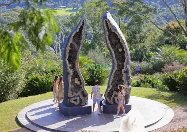Biglietti per Byron Bay Crystal Castle & Shambhala Gardens