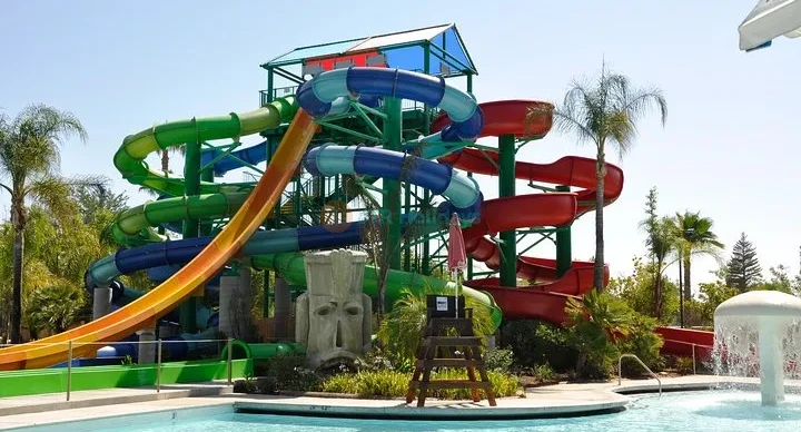 Hurricane Harbor Los Angeles Tickets - Book Hurricane Harbor Los Angeles Tickets with JTR Holidays. Enjoy thrilling water slides, wave pools, lazy rivers, family attractions, and exciting aquatic adventures at one of Southern California's top seasonal water parks. Hurricane Harbor Los Angeles Tickets - Image 1 of 5