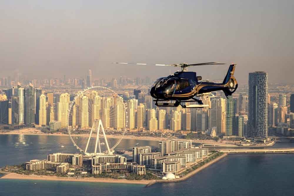 Paseo en helicóptero por Dubái - The Palm - Paseo en helicóptero por Dubái, toma el tour de The Palm en Dubái y contempla algunos de los monumentos más hermosos de Dubái, ve The Palm, Jumeirah; Atlantis, The Palm... Paseo en helicóptero por Dubái - The Palm - Imagen 1 de 5