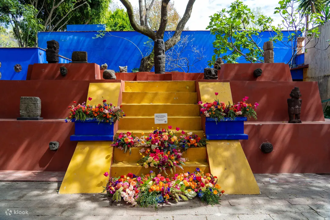 Frida Kahlo Museum Ticket - Book a Frida Kahlo Museum Ticket and explore Casa Azul in Mexico City. Discover Frida Kahlo’s home, artworks, personal collections, gardens, and legacy. Frida Kahlo Museum Ticket - Image 3 of 5