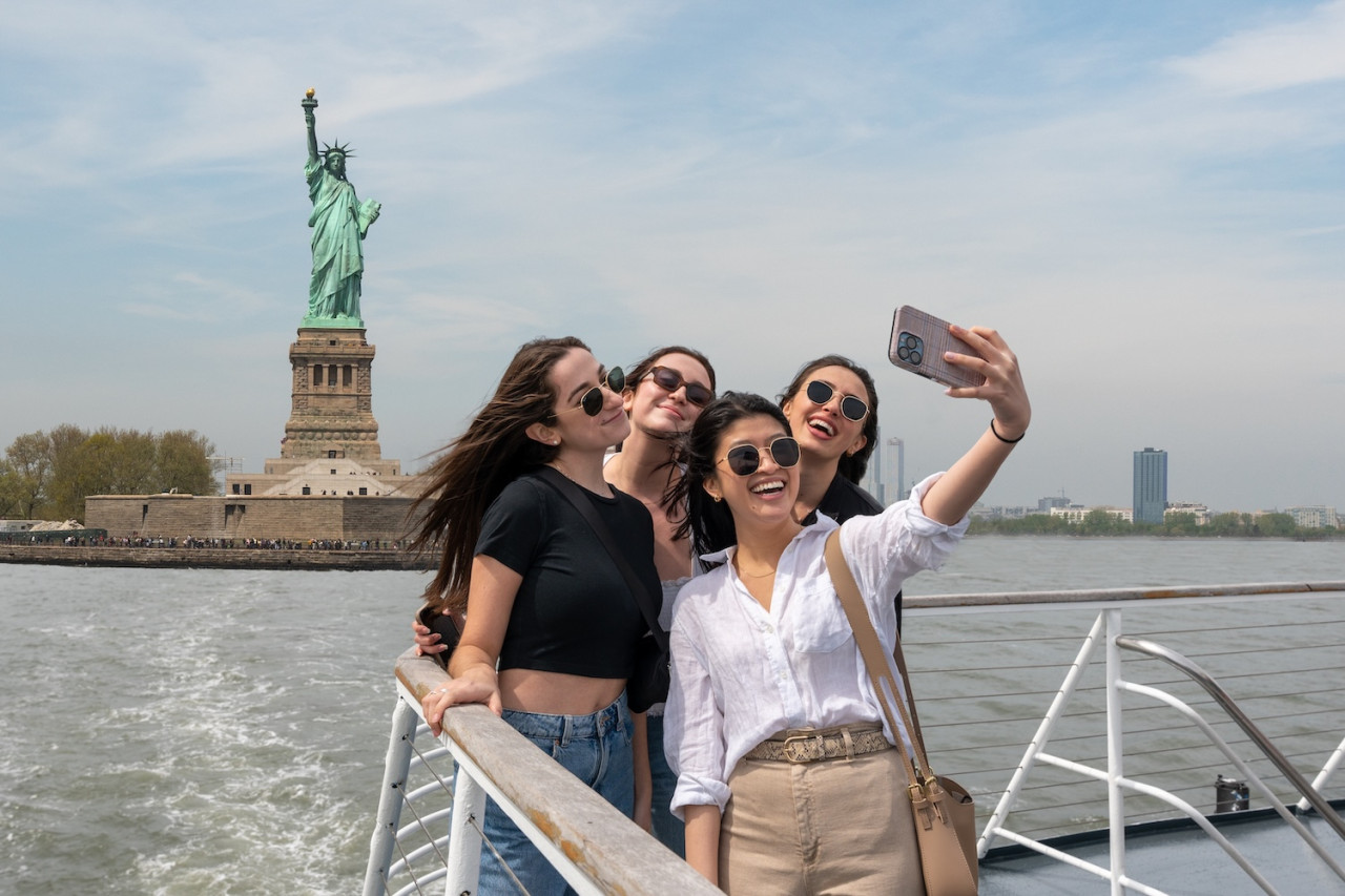 Statue of Liberty Ferry & Ellis Island Ticket - Book a Statue of Liberty & Ellis Island ticket with round-trip ferry access. Explore both islands, two museums and New York Harbor with audio tours included. Statue of Liberty Ferry & Ellis Island Ticket - Image 2 of 5