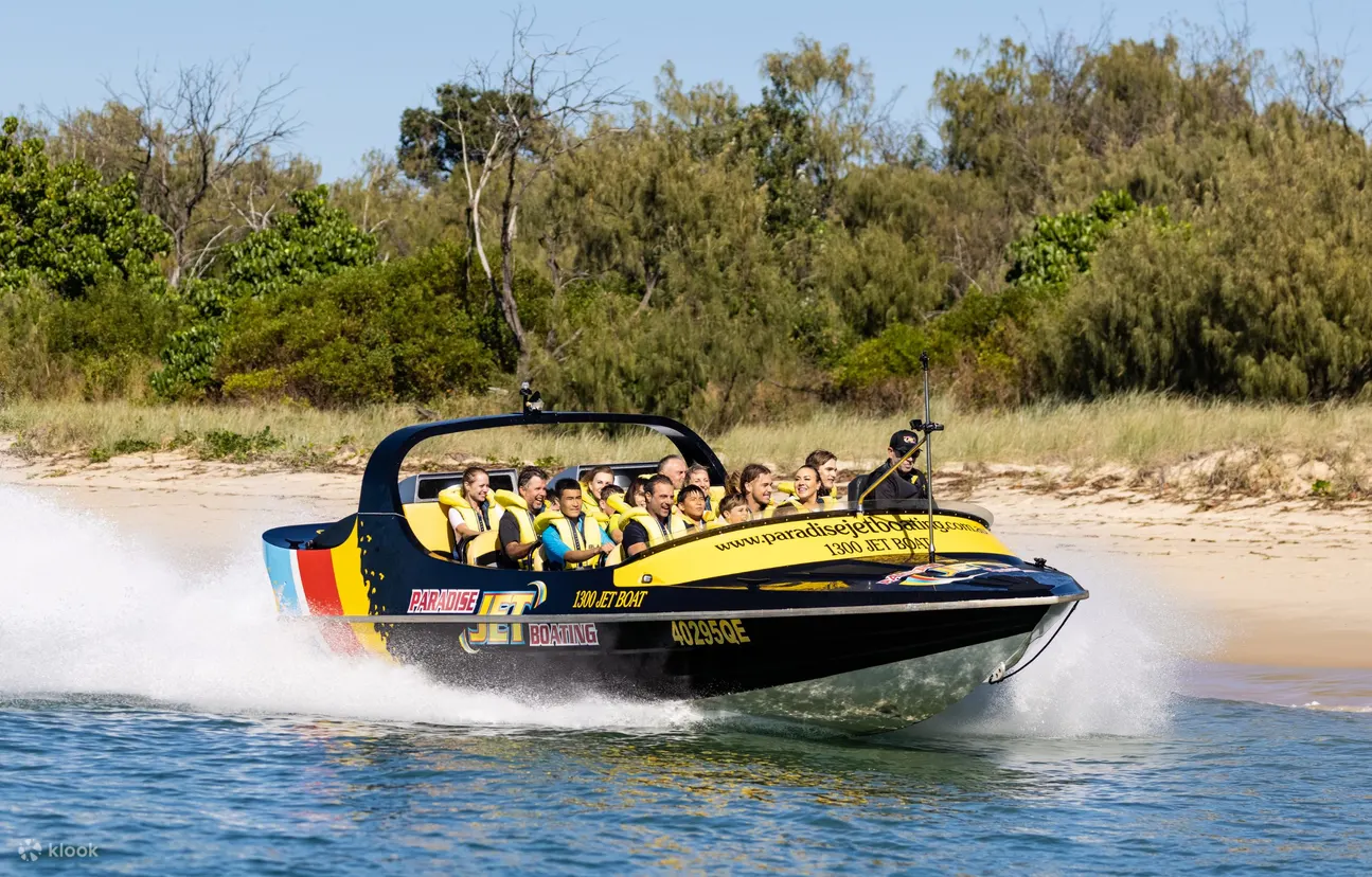 Gold Coast Jet Boat Ride - Experience an exciting Gold Coast jet boat ride with thrilling spins, splashes and scenic views across the waterways. Book your jet boat adventure today. Gold Coast Jet Boat Ride - Imagen 1 de 5