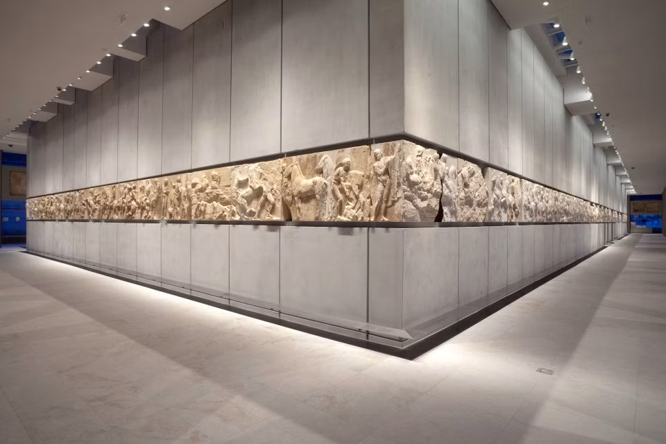 Athens City Attractions Pass - Explore Athens with a City Pass including the Acropolis, Acropolis Museum, National Archaeological Museum, 48-hour hop-on hop-off bus and 15+ attractions. Athens City Attractions Pass - Image 4 of 5
