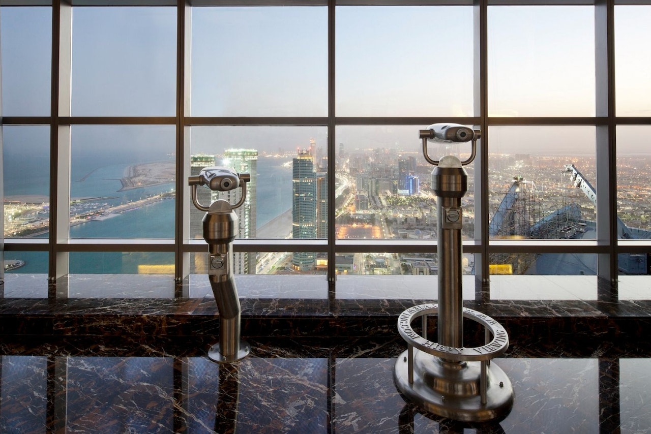 Observation Deck at 300 with Snack - Enjoy 360-degree views of Abu Dhabi from the 74th floor of Etihad Towers with a light snack and coffee or tea included. Observation Deck at 300 with Snack - Image 3 of 5