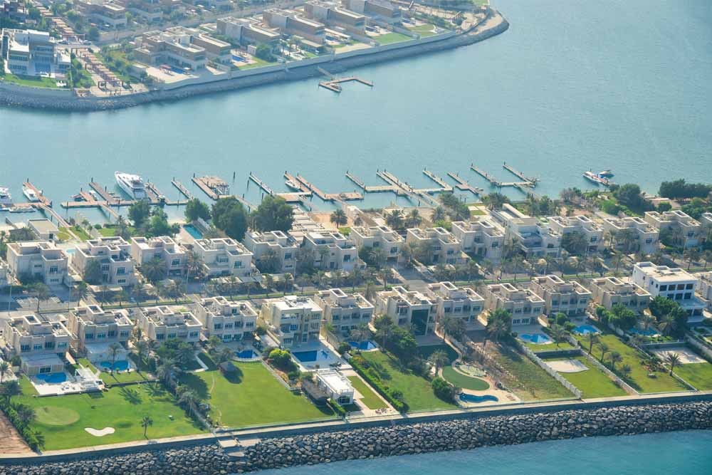 Helicopter Tour Abu Dhabi - Image 3 of 5