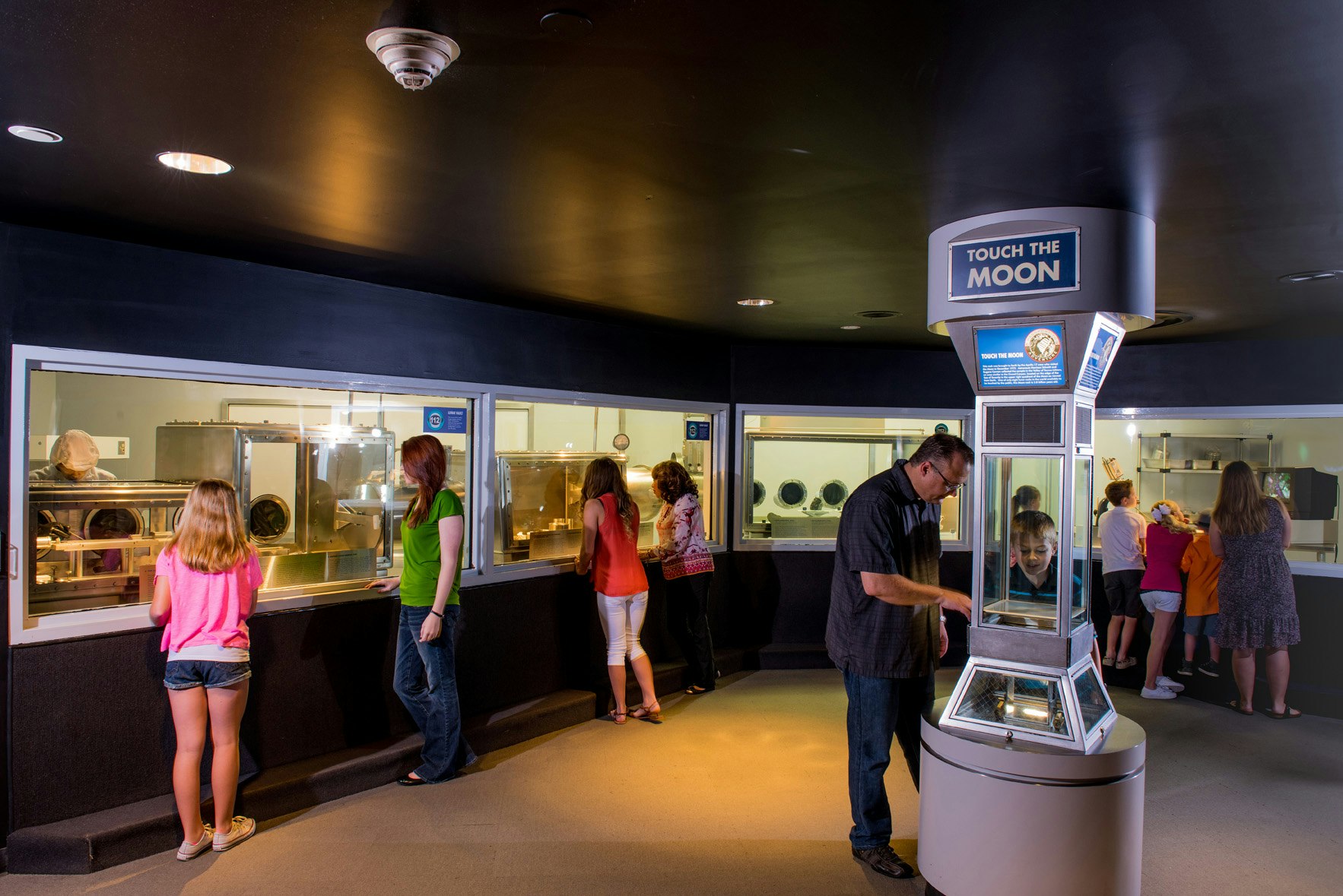 Space Center Houston - Esplora veicoli spaziali volati, tute spaziali e rocce lunari al Space Center Houston, il centro visitatori ufficiale del NASA Johnson Space Center. Space Center Houston - Immagine 3 di 5