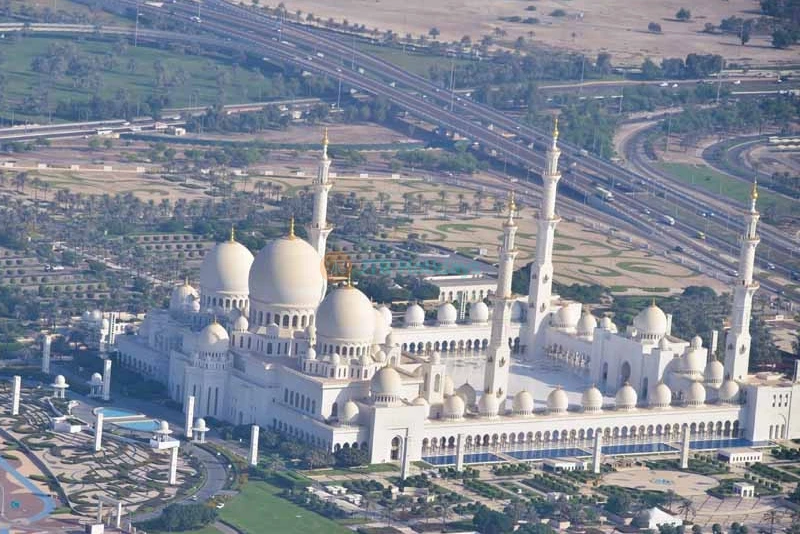 Helicopter Tour Abu Dhabi - Best Scenic Tour Abu Dhabi Book Now - JTR Holidays - Image 6 of 8