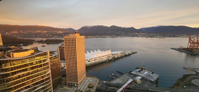 Vancouver Lookout - Ammira lo skyline di Vancouver, le montagne e il lungomare dalla piattaforma di osservazione con un tour audio autoguidato e WiFi gratuito inclusi. Vancouver Lookout - Immagine 3 di 5
