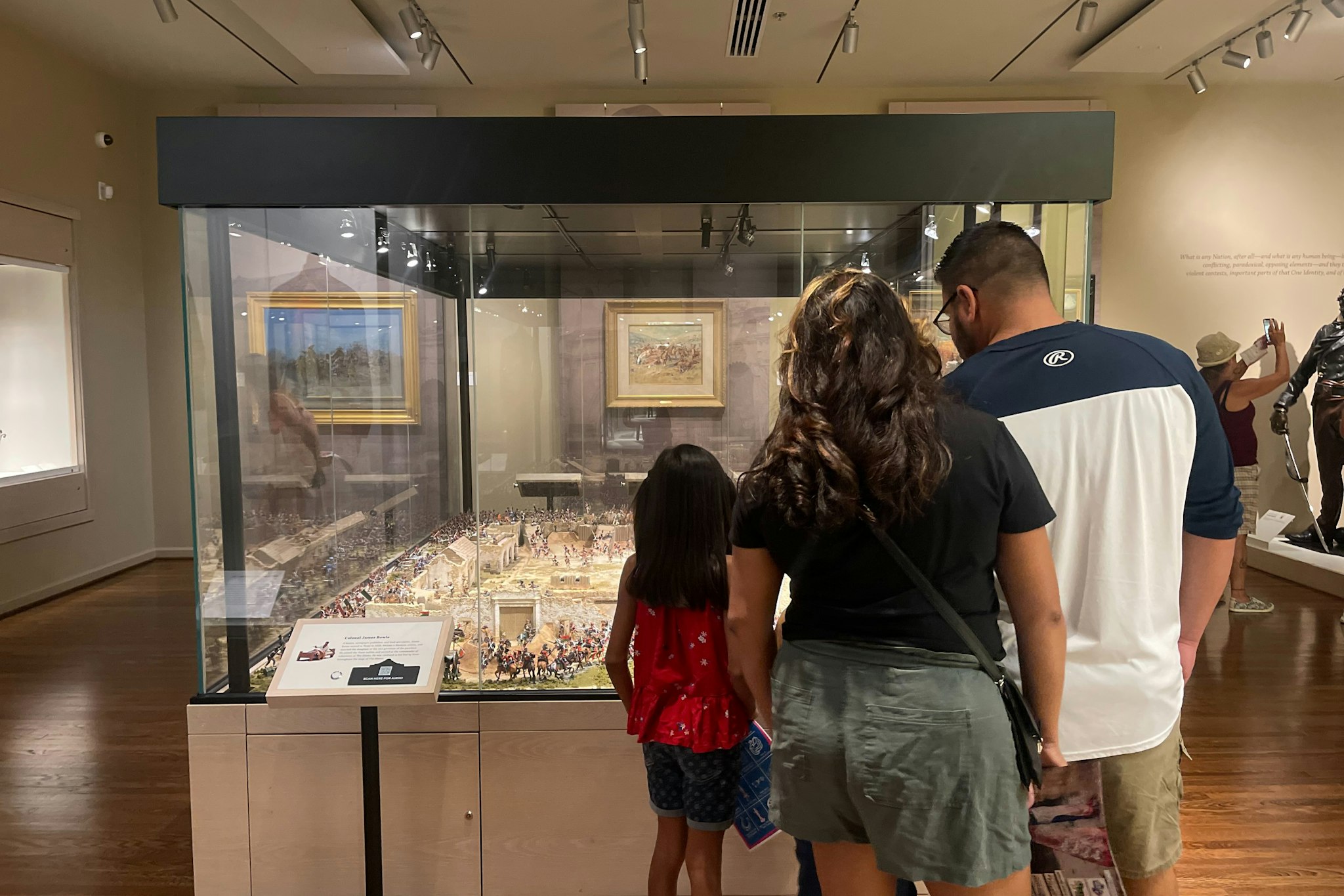 Biglietto d'ingresso al Briscoe Western Art Museum - Esplora il West americano attraverso reperti e opere d'arte al Briscoe Western Art Museum sul River Walk di San Antonio. Accessibile in sedia a rotelle. Biglietto d'ingresso al Briscoe Western Art Museum - Immagine 1 di 4