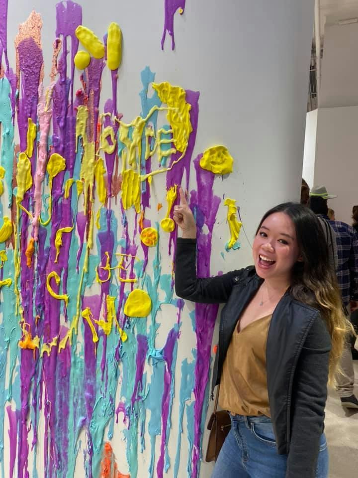 Sloomoo Institute New York - Entdecken Sie eine bunte Welt der Schleimtexturen und -düfte in SoHo. Kreieren Sie Ihren eigenen individuellen Schleim mit Millionen von Kombinationen. Perfekt für interaktiven Spaß. Sloomoo Institute New York - Bild 4 von 5