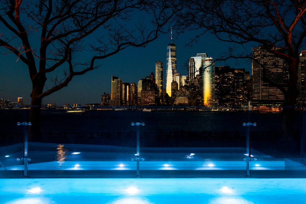 QC New York Spa - Rilassati al QC New York Spa con piscine riscaldate, saune, bagni di vapore e viste sul centro di Manhattan e sulla Statua della Libertà. QC New York Spa - Immagine 4 di 5