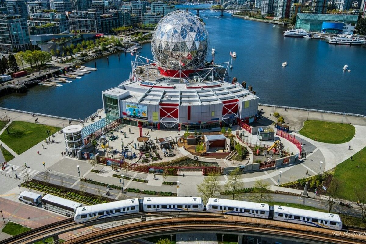 Science World Vancouver - Scopri coinvolgenti mostre scientifiche e gallerie adatte a famiglie e visitatori curiosi al Science World di Vancouver. Science World Vancouver - Immagine 2 di 5