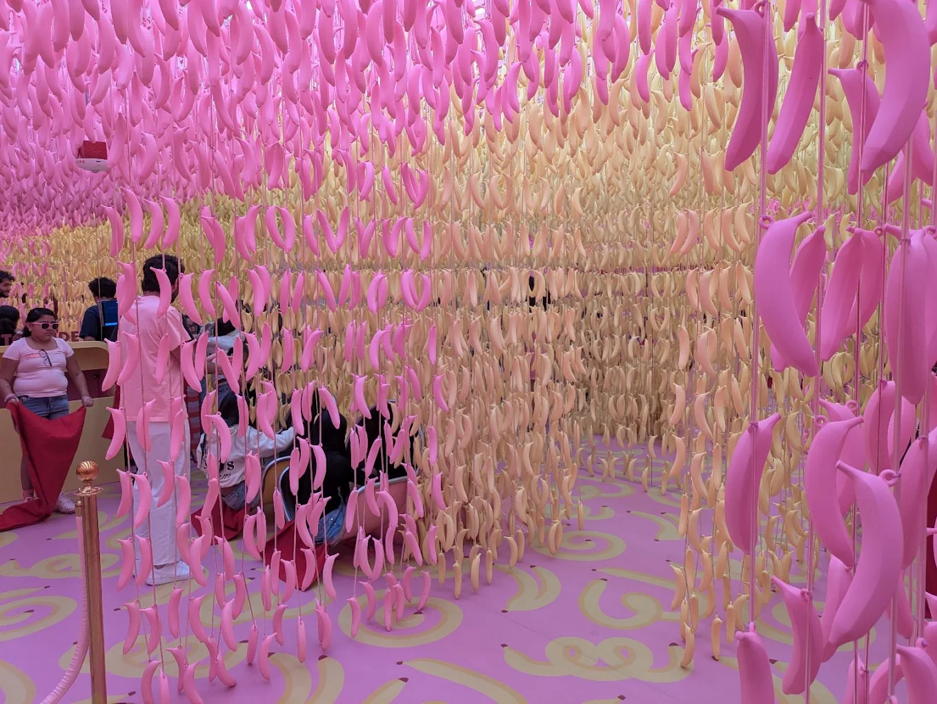 MUSEUM OF ICE CREAM - Verken meer dan 17 ijsroomthema-kamers, glijbanen en het grootste Sprinkle Pool ter wereld in Las Vegas. Geniet van onbeperkte bolletjes en speelse activiteiten. MUSEUM OF ICE CREAM - Afbeelding 4 van 5