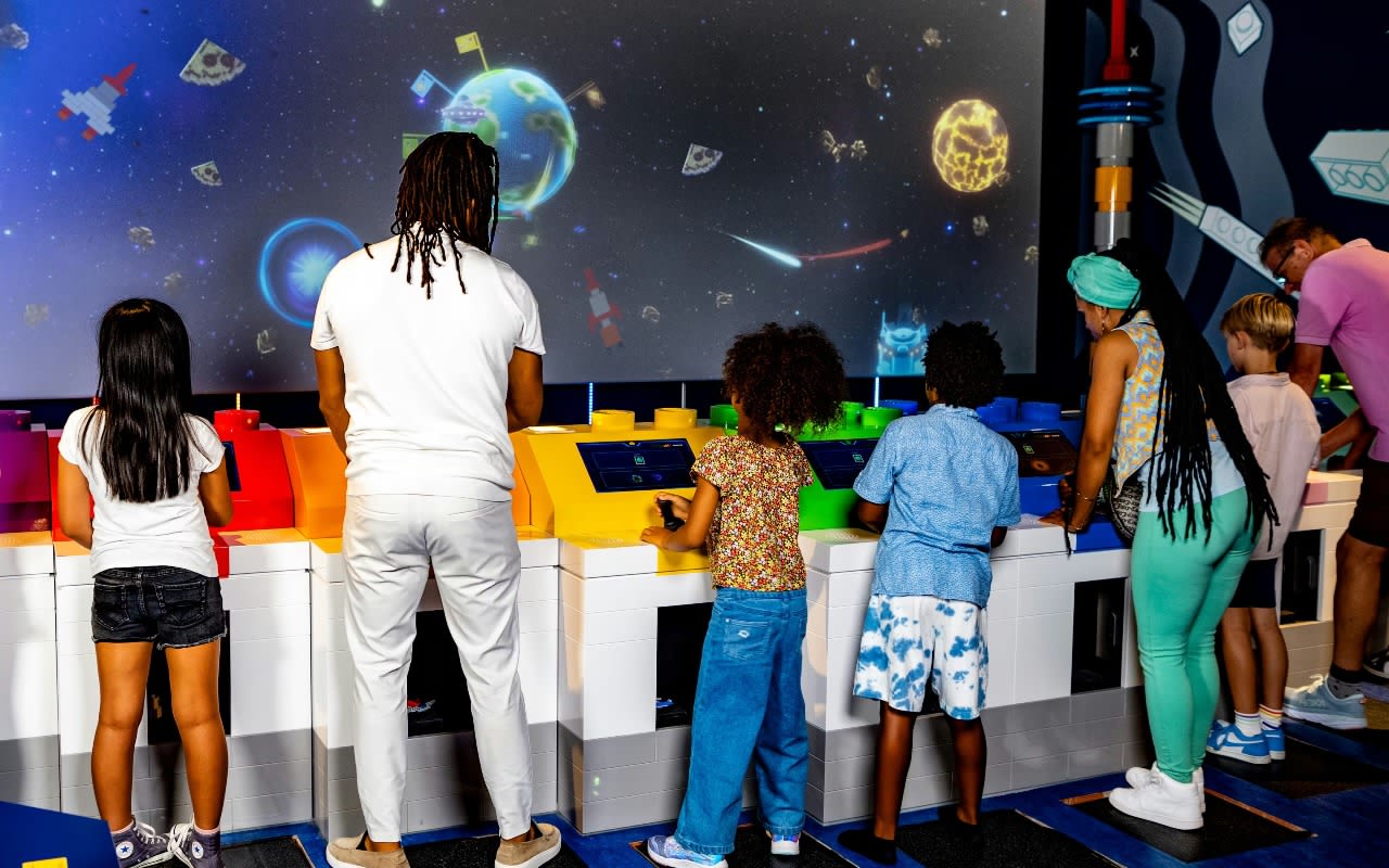 LEGO® Discovery Center Atlanta - Ontdek LEGO® Discovery Center Atlanta met attracties, 4D-films en workshops ontworpen voor kinderen van 3 tot 10 jaar. Geniet van een praktische LEGO-ervaring. LEGO® Discovery Center Atlanta - Afbeelding 1 van 5