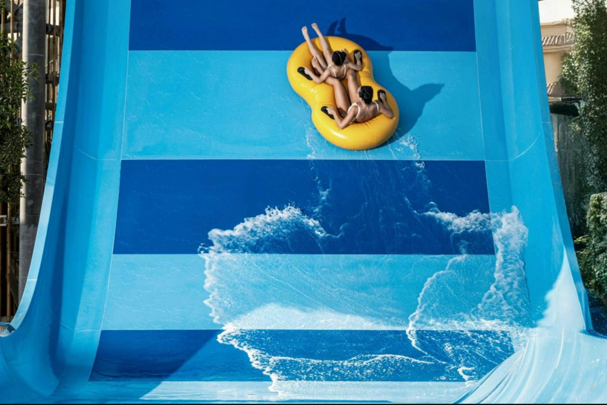Grand Hyatt Dubai Waterpark Dagpas - Geniet van 16 attracties, waaronder de eerste FlowRider® van het Midden-Oosten in Grand Hyatt Dubai Waterpark. Fun zones en zwembaden voor gezinnen en liefhebbers van sensatie wachten op u. Grand Hyatt Dubai Waterpark Dagpas - Afbeelding 3 van 5