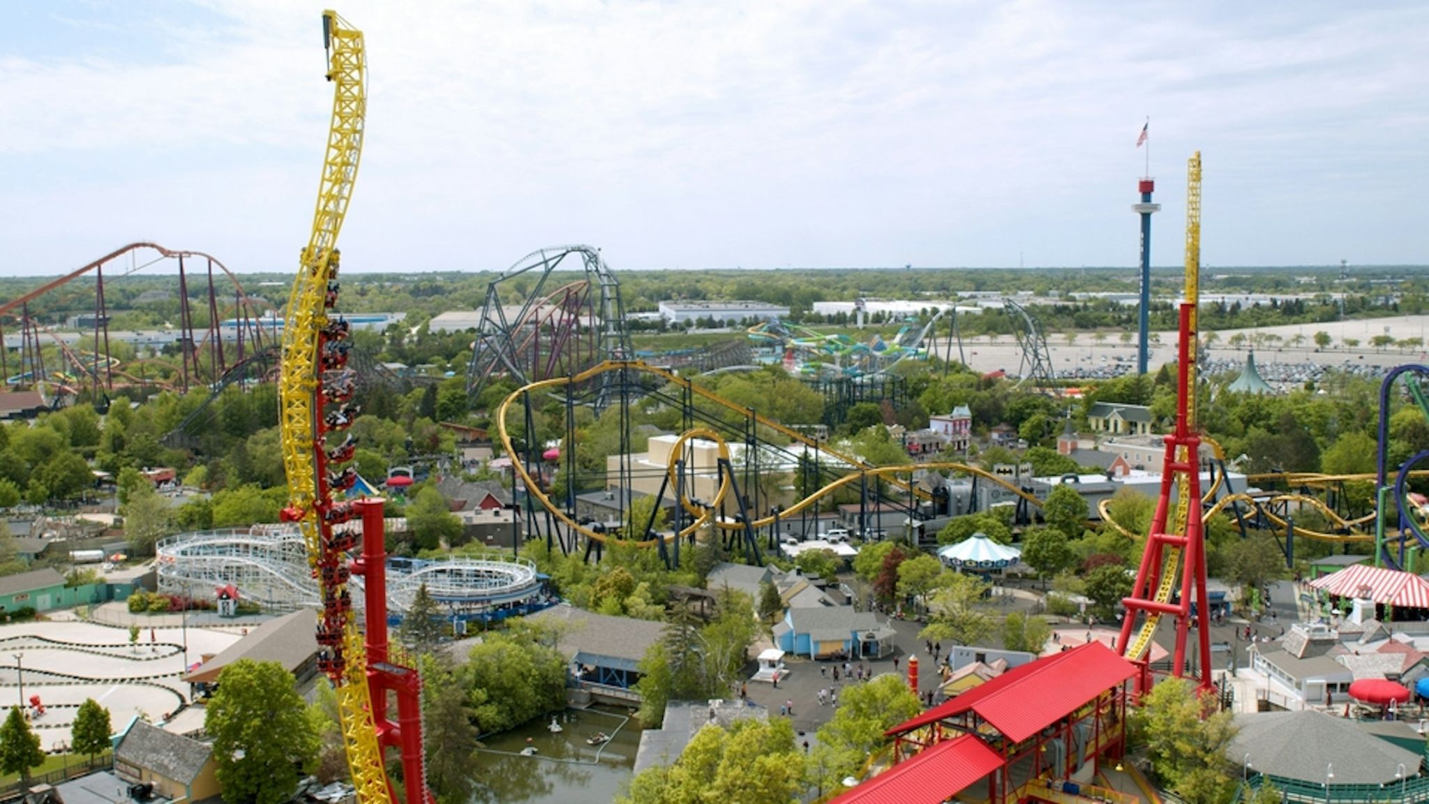 Six Flags Great America - Geniet van 17 achtbanen, live entertainment en seizoensgebonden evenementen zoals Fright Fest en Oktoberfest bij Six Flags Great America in Gurnee. Six Flags Great America - Afbeelding 1 van 5