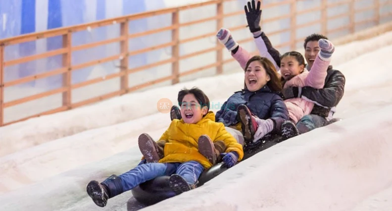 Snow City Singapore - Snow Play Session Offers and Tickets - JTR Holidays - Image 1 of 5