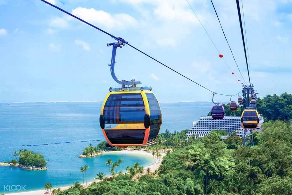 Singapore Cable Car Sky Pass - Fly on the Mount Faber Line and Sentosa Line that makes up the Singapore Cable Car Sky Network with the Cable Car Sky pass. Take in the amazing aerial views from Faber Peak Singapore at Mount Faber, Harbourfront, and Sentosa island with the only cableway that runs into and within Sentosa. Singapore Cable Car Sky Pass - Image 5 of 5