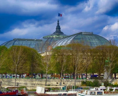 FlyView Paris - Through the latest in virtual-reality technology, you’ll take flight over Paris to experience the city as you’ve never seen it before. An amazingly realistic sensation of flight and immersive 360° images offer an original alternative to traditional tours of Paris. Fly-View is a unique opportunity to explore Paris in an all-new way and share a moment of excitement and adventure with friends and family of all ages. Take your VR Paris tour to the next level with Fly-View. FlyView Paris - Image 5 of 5