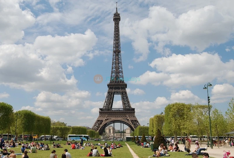 Eiffel Tower Paris - Skip the line Tickets Eiffel Tower - JTR Holidays