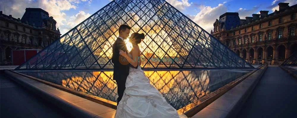 Louvre Museum Paris - Image 3 of 5