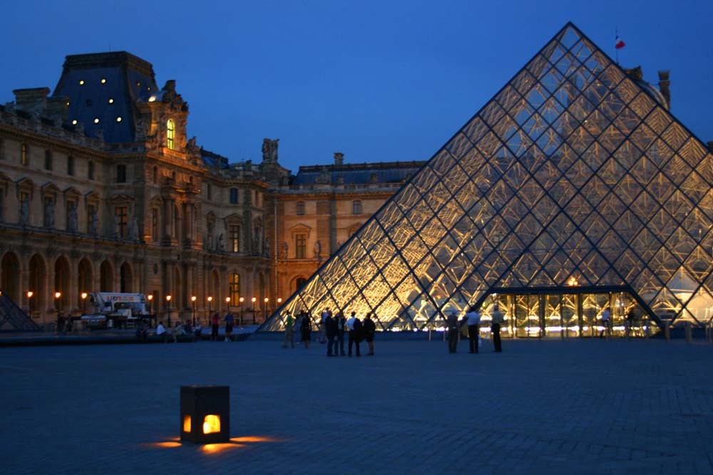 Louvre Museum Paris - A visit to Paris would be incomplete without a trip to the Louvre. The Louvre, originally a royal palace but now the world's most famous museum is a must-visit for anyone with a slight interest in art. Some of the museum's most celebrated works of art include the Mona Lisa and the Venus of Milo. Louvre Museum Paris - Image 4 of 5