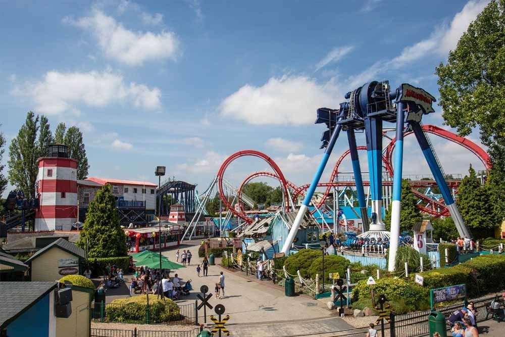 Drayton Manor Resort Day Ticket - Create fun family memories at Drayton Manor Park, home of Thomas Land anytime throughout the main park season which usually runs between March and October enjoying all the thrills and spills of the park. Drayton Manor Resort Day Ticket - Image 1 of 5