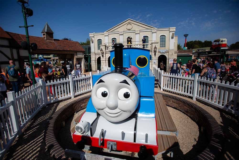 Drayton Manor Resort Day Ticket - Image 2 of 8