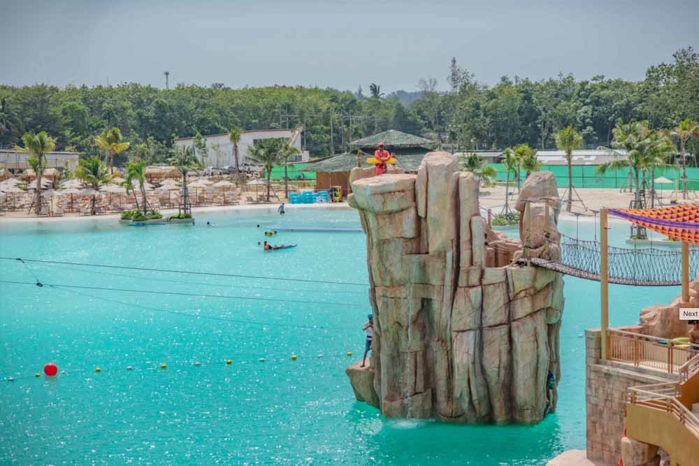 Blue Tree Phuket Water Park - You’ll never run out of things to do at Blue Tree Phuket. With dozens of activities, slides, and games to play, the Blue Tree Lagoon has something for everyone. Beyond the Lagoon, there’s plenty of adventure and entertainment available as well. Blue Tree Phuket Water Park - Image 4 of 5