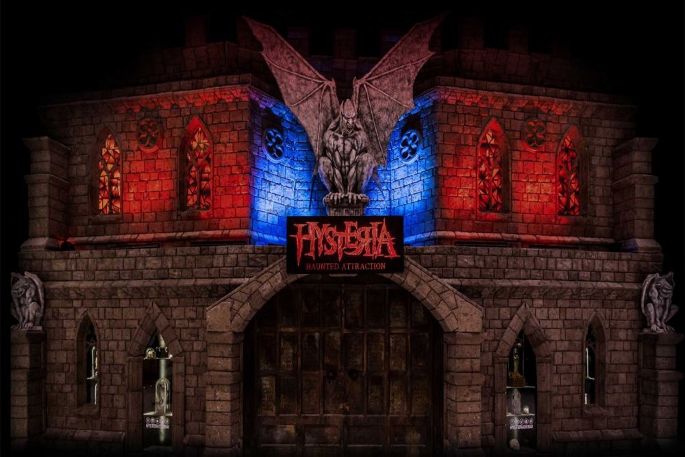 Hysteria Haunted Attraction Dubai - The first haunted attraction of its kind in the region, Hysteria is an extreme fear experience. It takes guests on a journey through their darkest nightmares and deepest fears. Please beware that this is not for the faint-hearted. The haunted house Dubai Mall operating on an everyday basis. Hysteria Haunted Attraction Dubai - Image 1 of 5
