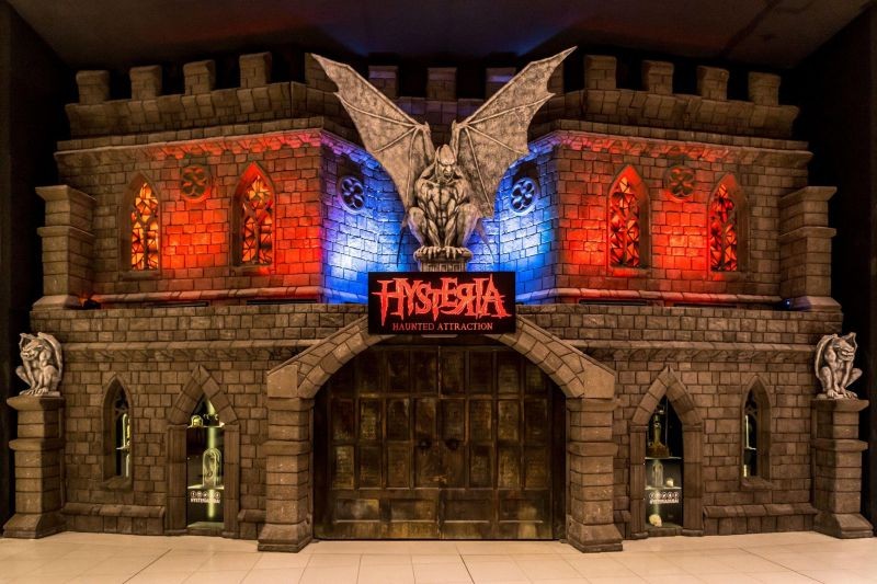 Hysteria Haunted Attraction Dubai - The first haunted attraction of its kind in the region, Hysteria is an extreme fear experience. It takes guests on a journey through their darkest nightmares and deepest fears. Please beware that this is not for the faint-hearted. The haunted house Dubai Mall operating on an everyday basis. Hysteria Haunted Attraction Dubai - Image 5 of 5