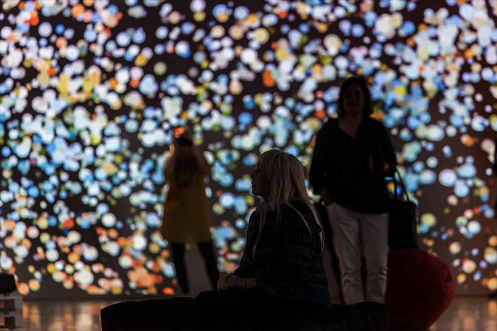 Theatre of Digital Art Dubai - ToDA is the very first & unique Theatre of Digital Art in the UAE which offers its visitors to experience art differently from a gallery visit. Its uniqueness lies in the modern, immersive way of discovering masterpieces of the world's most notable artists as well as contemporary digital artists. Theatre of Digital Art Dubai - Image 2 of 5