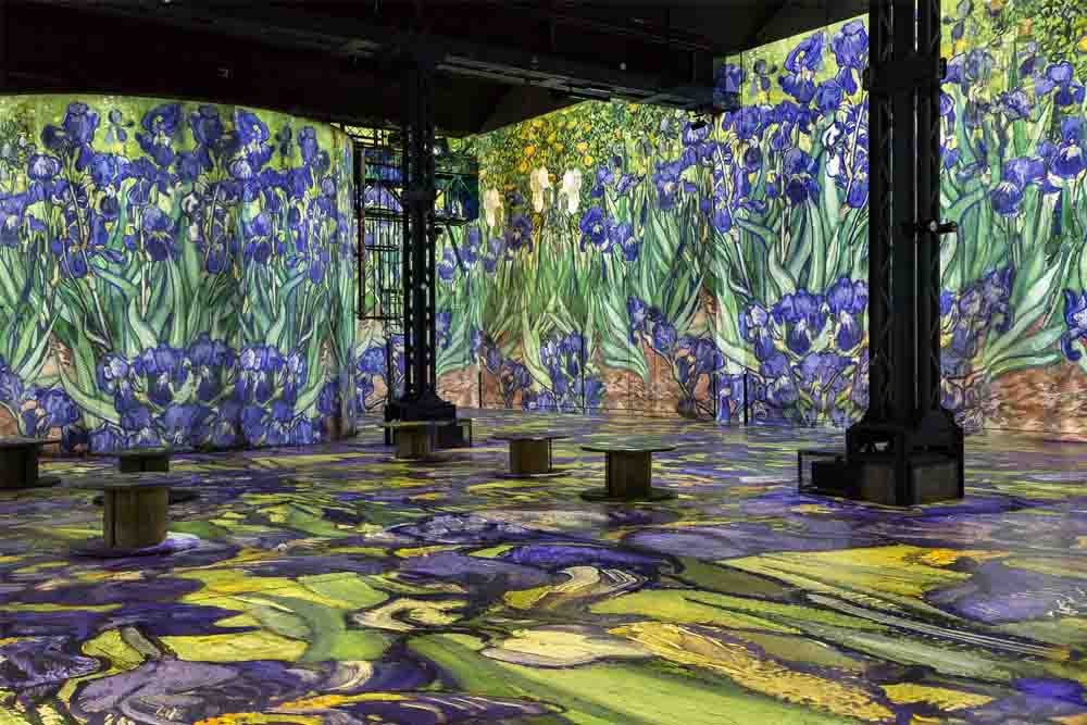 Infinity des Lumieres Dubai - Infinity des Lumières è un'esperienza culturale inclusiva, immersiva e unica nel suo genere che utilizza tecnologia digitale all'avanguardia per trasformare il modo in cui percepiamo, comprendiamo e sentiamo l'arte. Cambiando il modo tradizionale di presentare, vedere e godere l'arte, questo incredibile spazio e le mostre ispiratrici parlano universalmente a diversi pubblici di tutte le età e background culturali, promuovendo un approccio visionario, aperto e democratico al concetto di spazio artistico. Infinity des Lumieres Dubai - Immagine 1 di 5