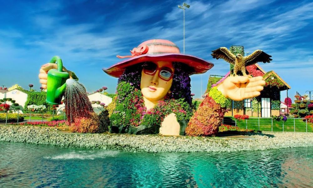 Winter Adventure and Floral Beauty: Ski Dubai + Miracle Garden Combo Deal - JTR Holidays - Embark on a unique journey with our Ski Dubai + Miracle Garden combo deal! Experience the excitement of skiing at Ski Dubai's snowy slopes and immerse yourself in the breathtaking beauty of Miracle Garden's vibrant floral displays. Book now for a perfect blend of winter thrills and floral delights, creating memories that last a lifetime! Winter Adventure and Floral Beauty: Ski Dubai + Miracle Garden Combo Deal - JTR Holidays - Image 4 of 5