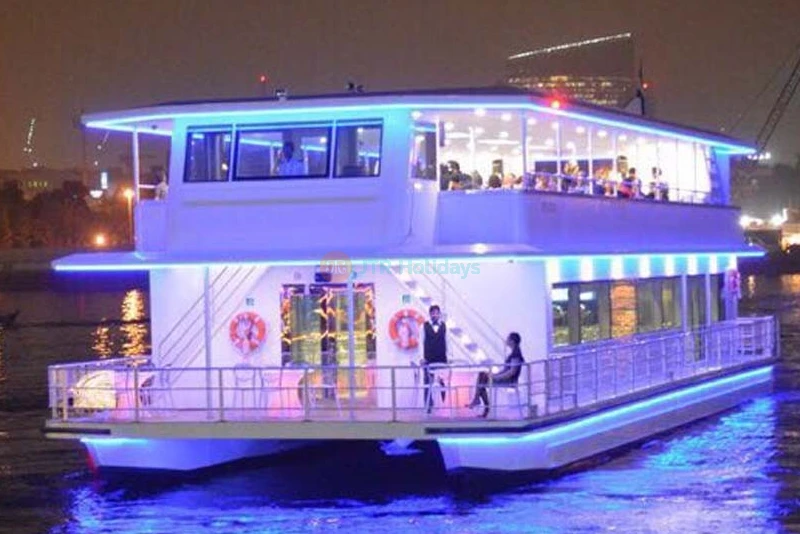 Dubai Combo Offer - Dubai Marina Dinner Cruise - Evening Desert Safari - JTR Holidays - Image 8 of 8