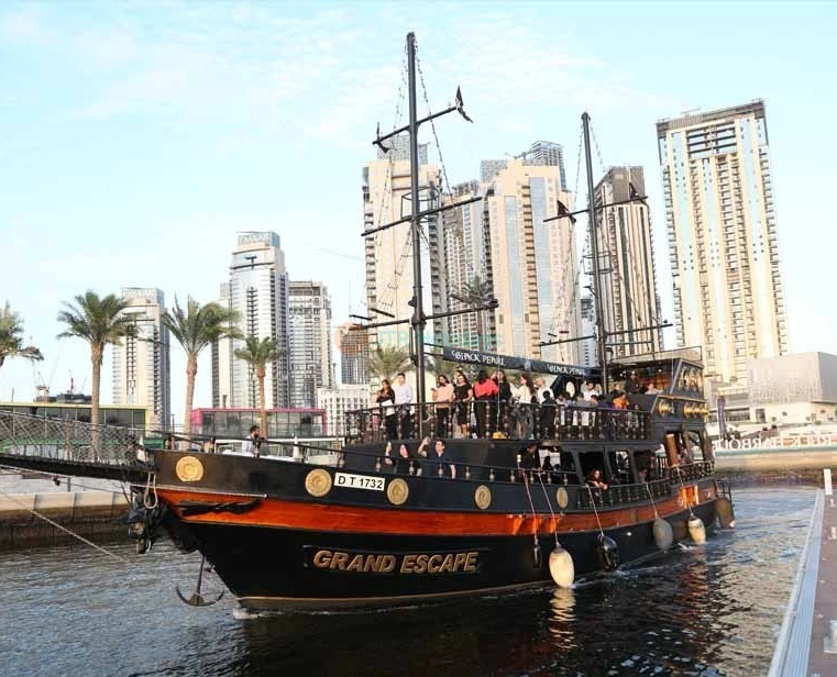 Dubai Combo Deals - City Tour - Canal Dinner Cruise - Desert Safari Dubai - JTR Holidays - Image 2 of 5