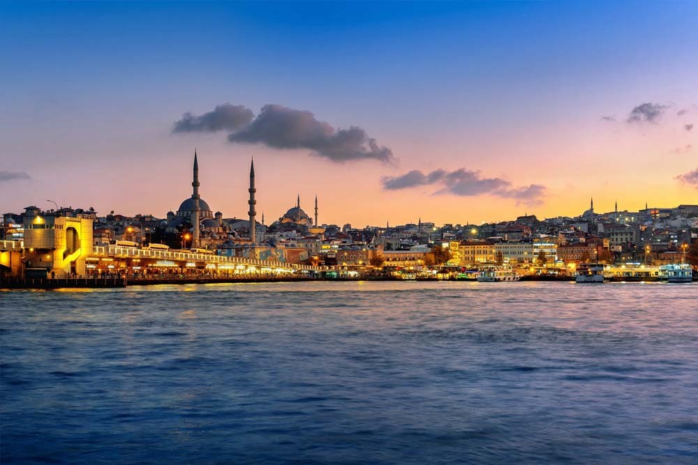 Istanbul Izmir Antalya Paket - Beste Türkei Urlaubsangebote - JTR Holidays - Wenn Sie die Türkei für einen kurzen Aufenthalt besuchen, hilft Ihnen unser speziell zugeschnittenes 6 Nächte Istanbul Izmir Antalya Urlaubspaket, Istanbul, Izmir und Antalya während Ihres Besuchs zu erkunden. Dieses Drei-Tage-Urlaubspaket beinhaltet Hin- und Rückfahrt vom Flughafen, Hotelaufenthalt mit täglichem Frühstück und gibt Ihnen freie Hand, Istanbul, Izmir und Antalya zu erkunden. Istanbul Izmir Antalya Paket - Beste Türkei Urlaubsangebote - JTR Holidays - Bild 3 von 5