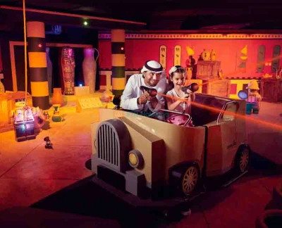Леголенд Тема Парк - Legoland® Дубай и Legoland водный парк – это интерактивные развлечения, позволяющие семьям участвовать в приключениях на тему Лего через интерактивные аттракционы, водные горки, модели и мастер-классы по строительству. Леголенд Тема Парк - Изображение 5 из 5
