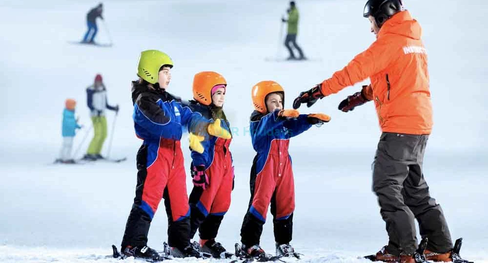Ski Dubai Tickets | Mall of Emirates Snow Park | Promo SK210 - JTR Holidays - Image 1 of 5