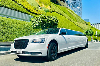 Limo Ride Dubai - Chrysler 300 ( 10 Pax) - Image 5 of 5
