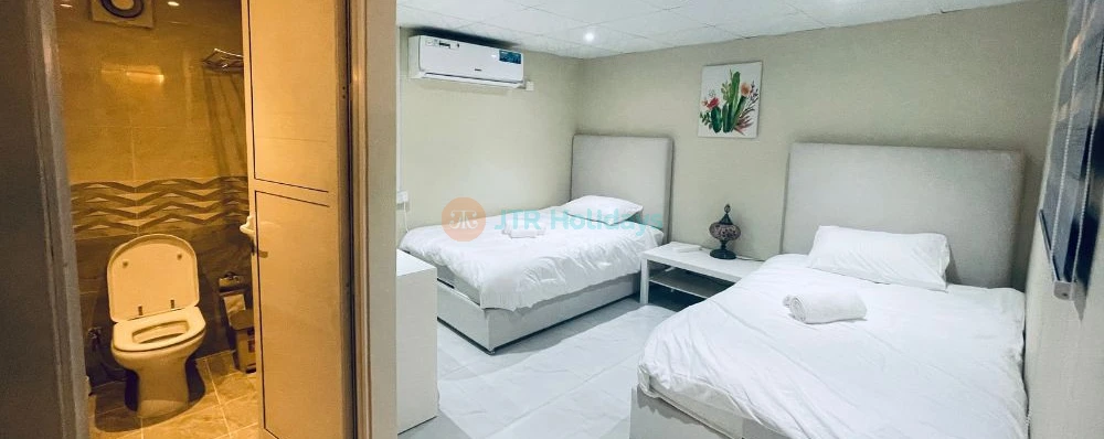 Overnight Desert Safari Dubai - Dune Bashing, Buffet Dinner & Stay - JTR Holidays - Image 3 of 5