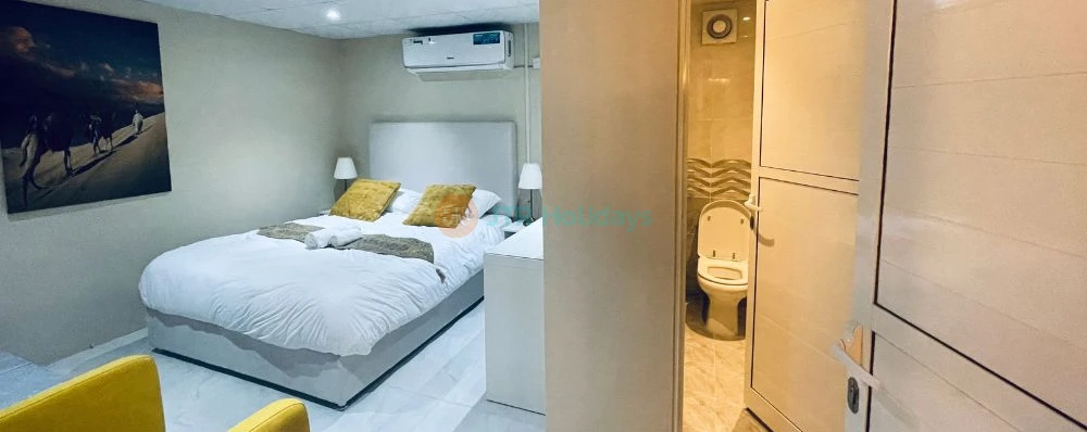 Overnight Desert Safari Dubai - Dune Bashing, Buffet Dinner & Stay - JTR Holidays - Image 4 of 5