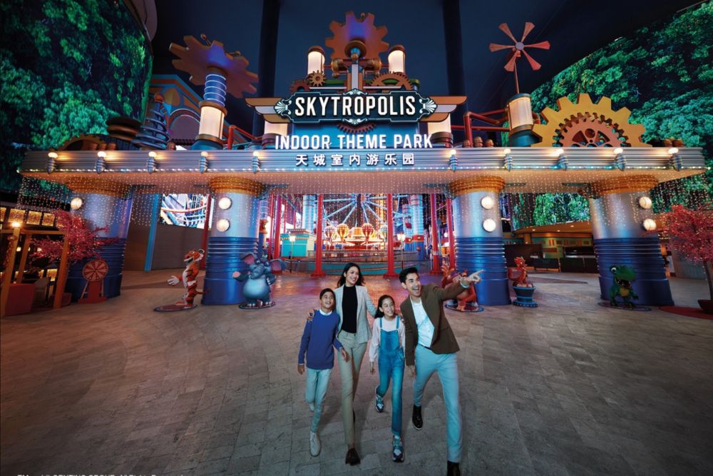 Skytropolis Indoor Themenpark - Erleben Sie den Nervenkitzel des Skytropolis Indoor Themenparks in Genting Highlands! Genießen Sie eine breite Palette an aufregenden Fahrgeschäften und familienfreundlichen Attraktionen in einer lebendigen, überdachten Umgebung. Perfekt für alle Altersgruppen, der ultimative Ort für Spaß und Abenteuer. Buchen Sie Ihre Skytropolis-Tickets jetzt bei JTR Holidays zu den besten Preisen. Beginnen Sie noch heute Ihr Abenteuer! Skytropolis Indoor Themenpark - Bild 3 von 5
