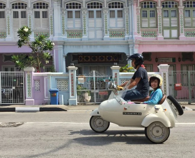 Singapore Heritage Vespa SideCar Tour - Image 2 of 5