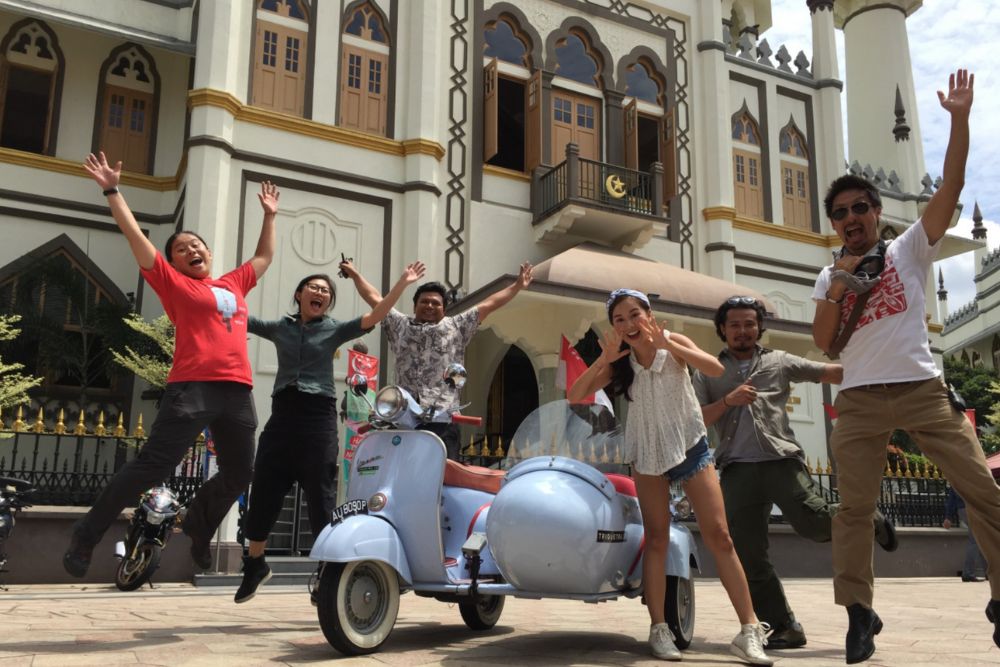 Singapore Heritage Vespa SideCar Tour - Image 6 of 8