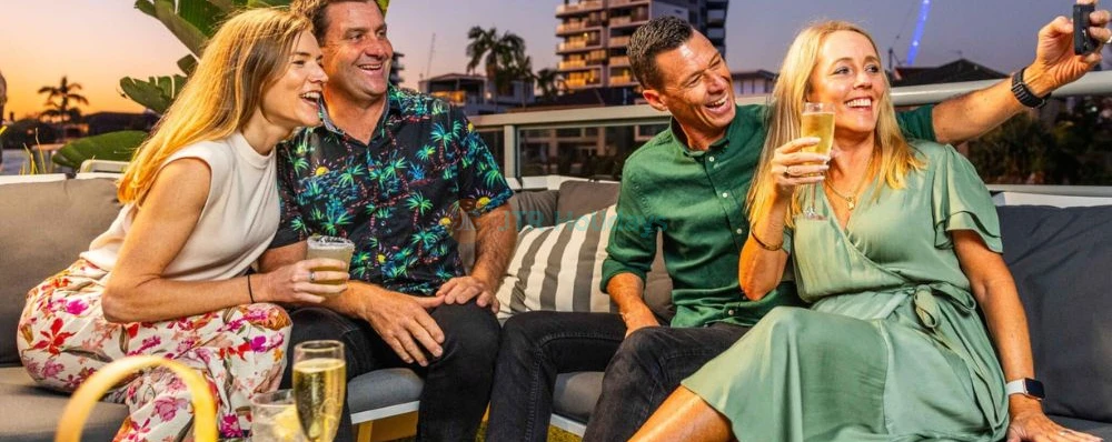 Gold Coast Buffet Dinner Cruise Ticket – Sea World Cruises Experience - JTR Holidays - Image 4 of 5