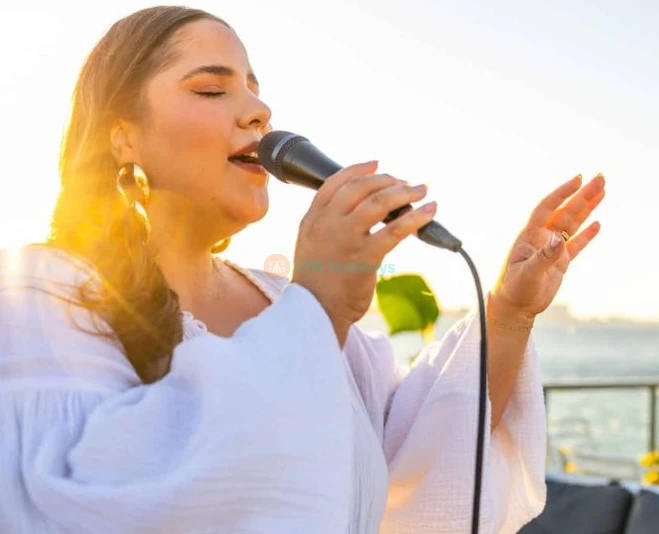 Gold Coast Buffet Dinner Cruise Ticket – Sea World Cruises Experience - JTR Holidays - Image 5 of 5