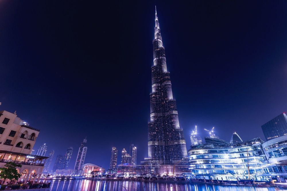 Burj Khalifa Level 124 -125 with Lunch or Dinner at the Burj Club Rooftop - Enjoy stunning views from Burj Khalifa Levels 124-125, followed by a delicious lunch or dinner at the Burj Club Rooftop. Capture unforgettable moments overlooking Dubai's skyline and the Dubai Fountain. Experience the best of luxury dining and sightseeing. Burj Khalifa Level 124 -125 with Lunch or Dinner at the Burj Club Rooftop - Image 2 of 5