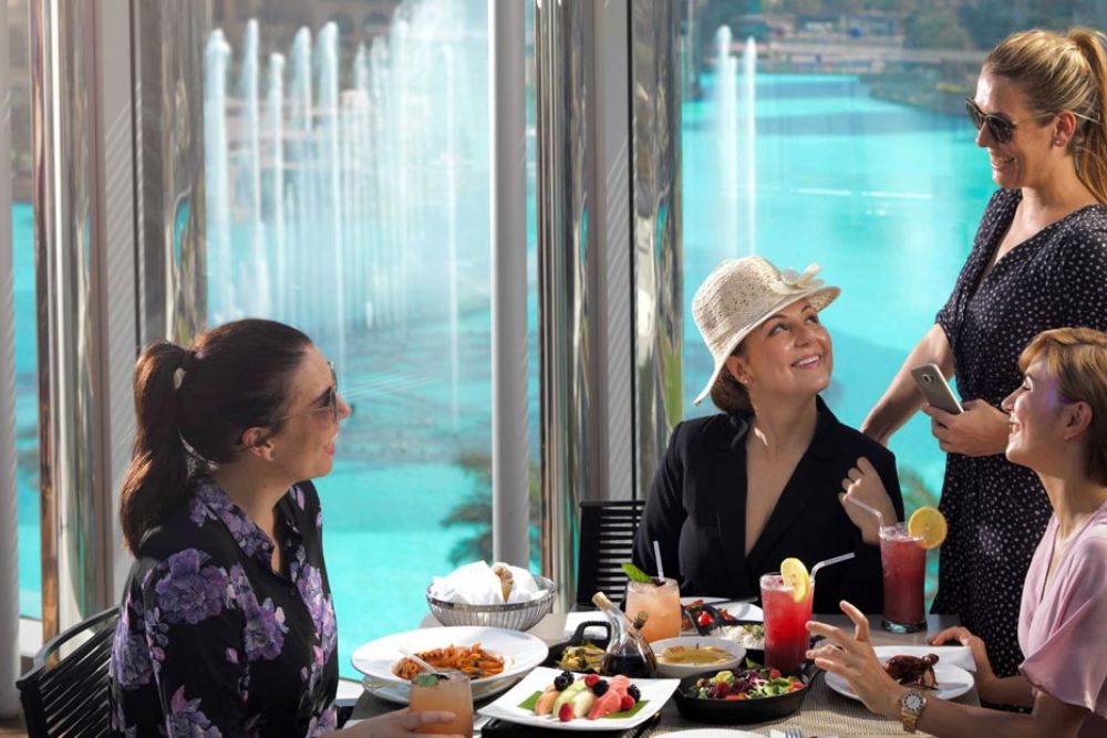 Burj Khalifa Level 124 -125 with Lunch or Dinner at the Burj Club Rooftop - Image 4 of 5