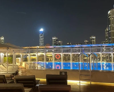 Burj Khalifa Level 124 -125 with Lunch or Dinner at the Burj Club Rooftop - Image 5 of 5
